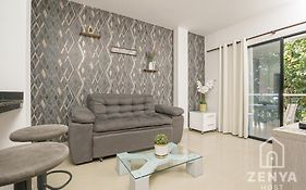 Hotel On By Zenya Host